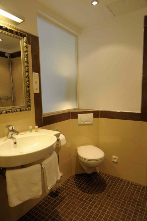 Hotel Continental Saarbrücken Szoba fotó
